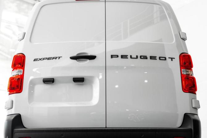 Peugeot Expert III Рестайлинг с пробегом 2025 года, цена 5 099 000 рублей, 10 км, фургон, Автокод Объявления