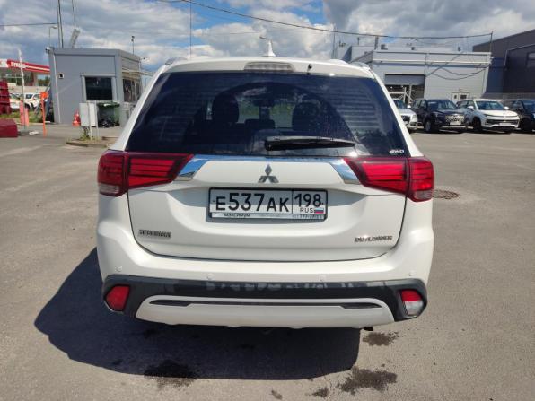 Mitsubishi Outlander III Рестайлинг 3 с пробегом 2019 года, цена 1 989 000 рублей, 126000 км, внедорожник, Автокод Объявления