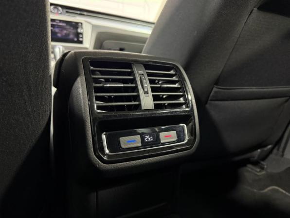 Volkswagen Passat B8 с пробегом 2019 года, цена 1 590 000 рублей, 240659 км, универсал, Автокод Объявления
