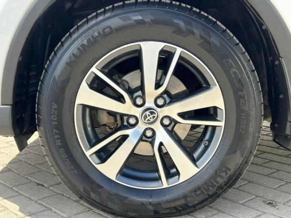 Toyota RAV4 IV (XA40) Рестайлинг с пробегом 2018 года, цена 2 099 000 рублей, 215000 км, внедорожник, Автокод Объявления