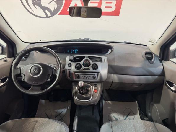 Renault Scenic II Рестайлинг с пробегом 2009 года, цена 499 000 рублей, 279754 км, компактвэн, Автокод Объявления