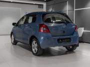 Toyota Yaris II Москва  - изображение 26