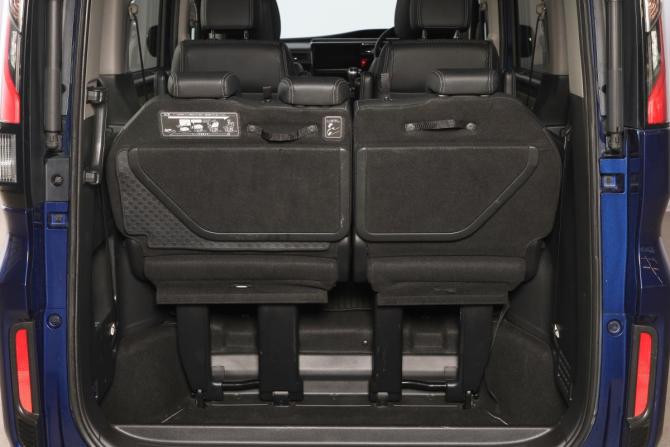 Honda Stepwgn V с пробегом 2015 года, цена 1 899 000 рублей, 161000 км, минивэн, Автокод Объявления