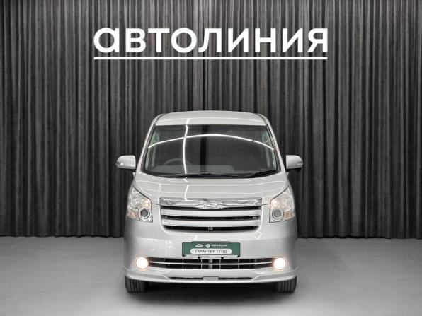 Toyota Noah II (R70) с пробегом 2009 года, цена 1 120 000 рублей, 176600 км, минивэн, Автокод Объявления