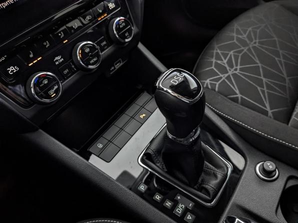 Skoda Octavia III (A7) Рестайлинг с пробегом 2019 года, цена 1 925 000 рублей, 99888 км, лифтбек, Автокод Объявления
