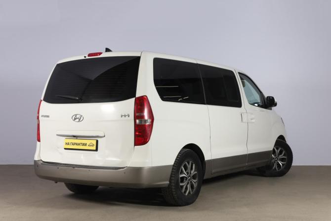 Hyundai H-1 II Рестайлинг 2 с пробегом 2021 года, цена 2 949 000 рублей, 198000 км, минивэн, Автокод Объявления
