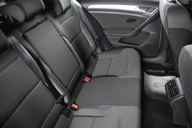 Volkswagen Golf VII с пробегом 2013 года, цена 1 069 000 рублей, 93331 км, универсал, Автокод Объявления