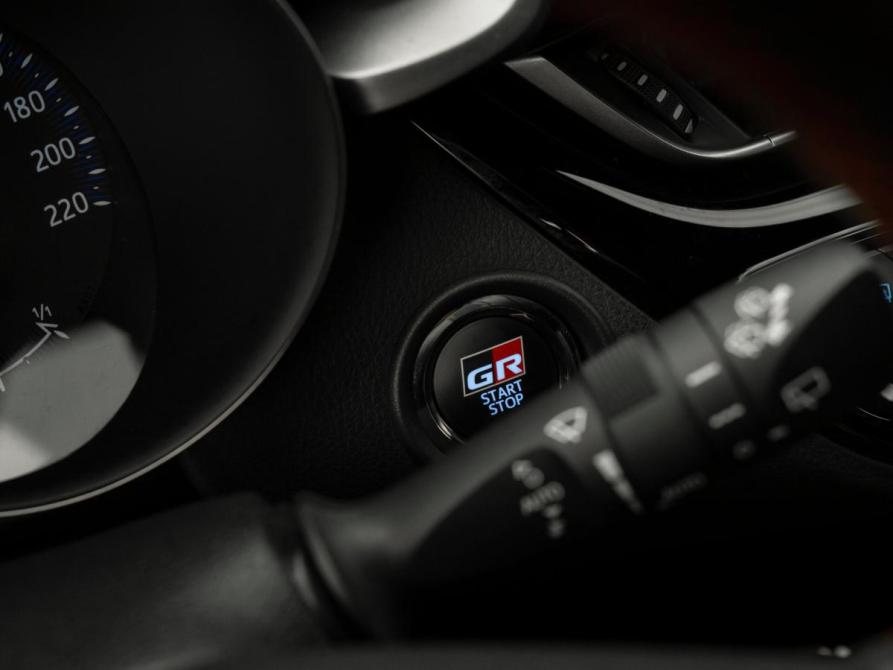 Toyota C-HR I Рестайлинг Москва  - изображение 18