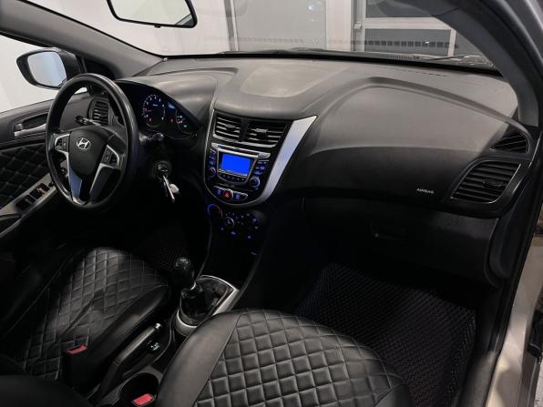 Hyundai Solaris I с пробегом 2011 года, цена 590 000 рублей, 240410 км, хэтчбек, Автокод Объявления