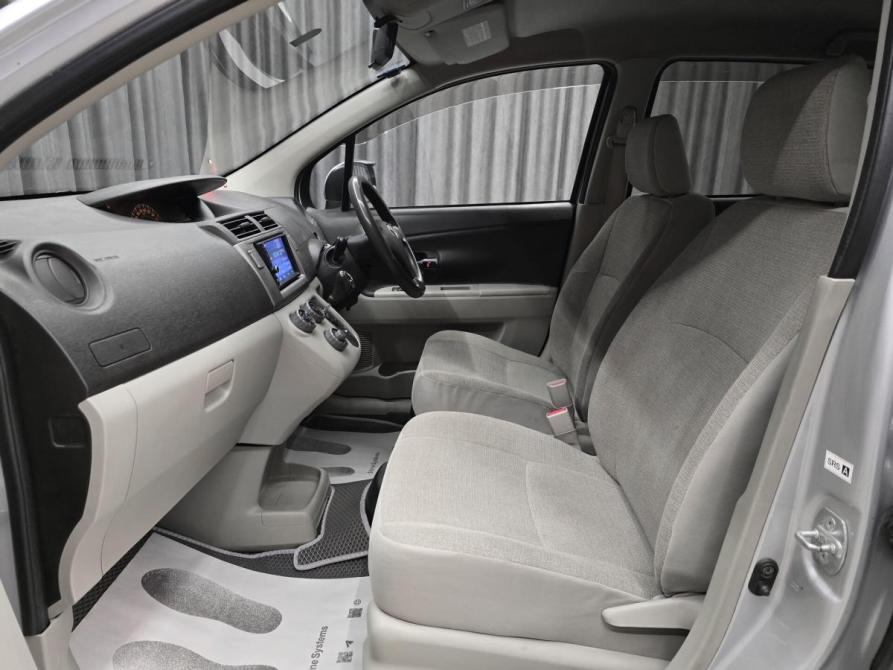 Toyota Passo Sette Красноярск  - изображение 14