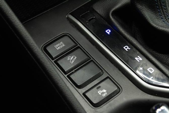 Hyundai Tucson III с пробегом 2017 года, цена 1 599 000 рублей, 220836 км, внедорожник, Автокод Объявления