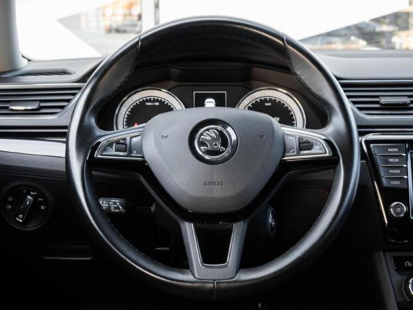Skoda Superb III с пробегом 2016 года, цена 1 960 000 рублей, 221371 км, универсал, Автокод Объявления