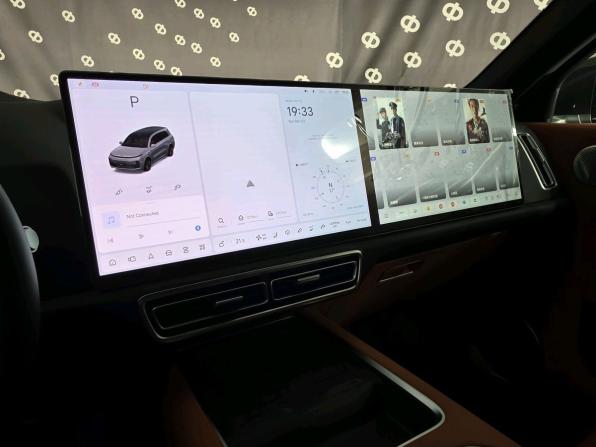 Li Auto (Lixiang) L9 I Рестайлинг с пробегом 2024 года, цена 8 800 000 рублей, 17 км, внедорожник, Автокод Объявления