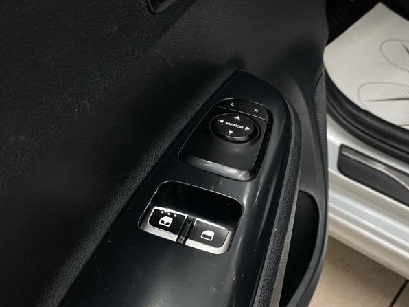 Kia Rio IV с пробегом 2018 года, цена 1 130 000 рублей, 185545 км, седан, Автокод Объявления