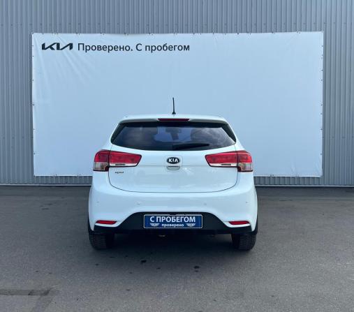 Kia Rio III Рестайлинг с пробегом 2015 года, цена 1 120 000 рублей, 135000 км, хэтчбек, Автокод Объявления