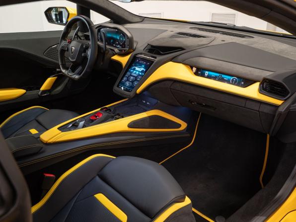 Lamborghini Temerario с пробегом 2026 года, цена 54 500 000 рублей, 30 км, купе, Автокод Объявления