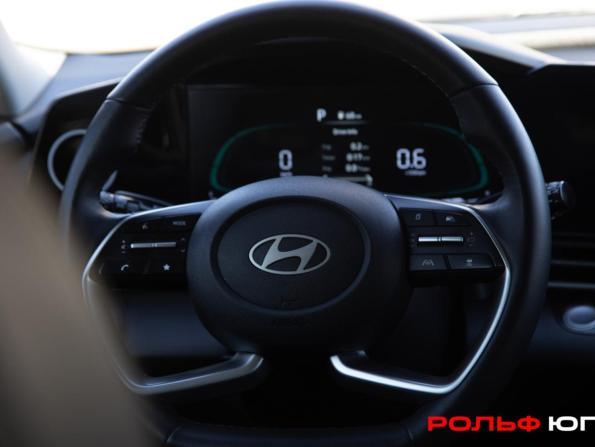 Hyundai Elantra VII (CN7) Рестайлинг с пробегом 2024 года, цена 2 088 000 рублей, 65793 км, седан, Автокод Объявления