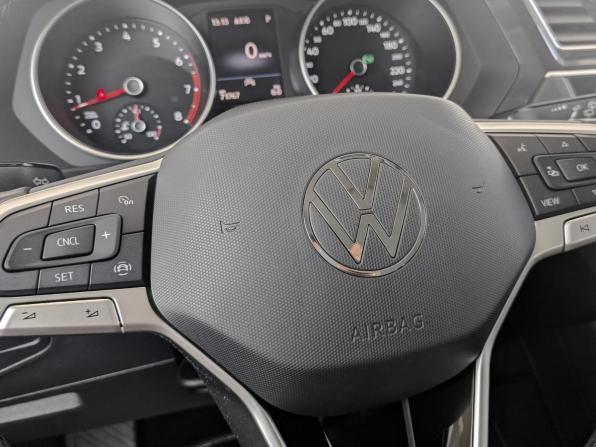 Volkswagen Tiguan II Рестайлинг с пробегом 2021 года, цена 2 590 000 рублей, 71767 км, внедорожник, Автокод Объявления