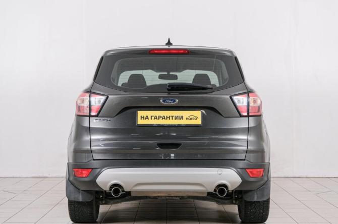 Ford Kuga II Рестайлинг с пробегом 2017 года, цена 1 649 000 рублей, 304694 км, внедорожник, Автокод Объявления