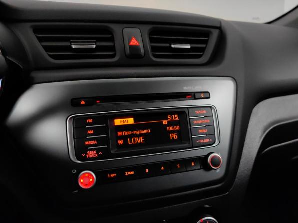 Kia Rio III Рестайлинг с пробегом 2016 года, цена 945 000 рублей, 136805 км, седан, Автокод Объявления