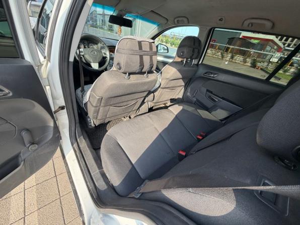 Opel Astra H Рестайлинг с пробегом 2011 года, цена 670 000 рублей, 278743 км, седан, Автокод Объявления