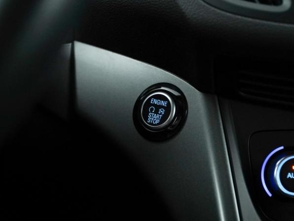 Ford Kuga II Рестайлинг с пробегом 2017 года, цена 1 524 444 рубля, 154804 км, внедорожник, Автокод Объявления