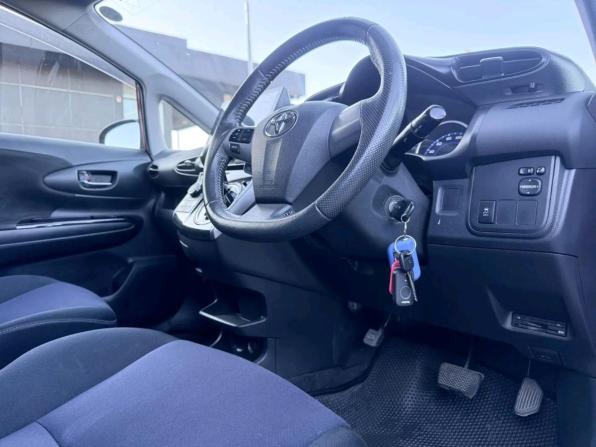 Toyota Wish II Рестайлинг с пробегом 2014 года, цена 997 777 рублей, 105617 км, минивэн, Автокод Объявления
