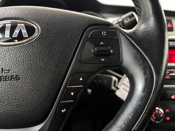 Kia Ceed II с пробегом 2015 года, цена 1 000 000 рублей, 142062 км, хэтчбек, Автокод Объявления
