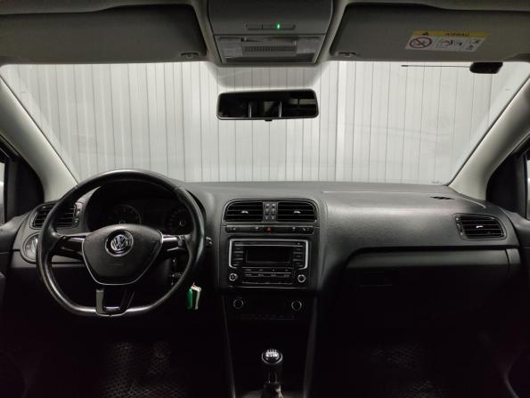 Volkswagen Polo V Рестайлинг с пробегом 2018 года, цена 750 000 рублей, 131324 км, седан, Автокод Объявления