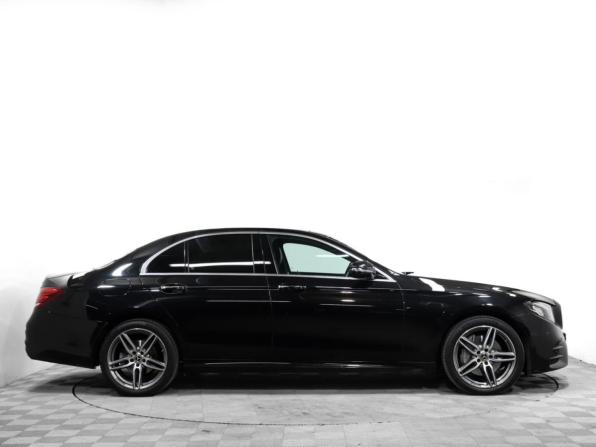 Mercedes-Benz E-Класс V (W213 S213 C238) с пробегом 2019 года, цена 3 390 000 рублей, 106777 км, седан, Автокод Объявления