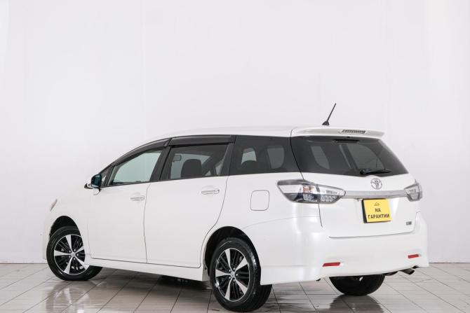 Toyota Wish II Рестайлинг с пробегом 2016 года, цена 1 749 000 рублей, 114300 км, минивэн, Автокод Объявления