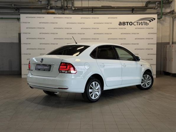 Volkswagen Polo V Рестайлинг с пробегом 2016 года, цена 949 000 рублей, 150000 км, седан, Автокод Объявления