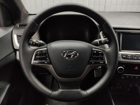 Hyundai Solaris II с пробегом 2018 года, цена 1 099 000 рублей, 177781 км, седан, Автокод Объявления