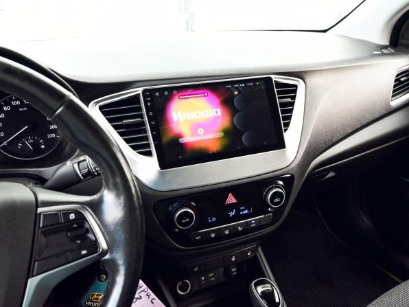 Hyundai Solaris II с пробегом 2018 года, цена 1 315 000 рублей, 135452 км, седан, Автокод Объявления