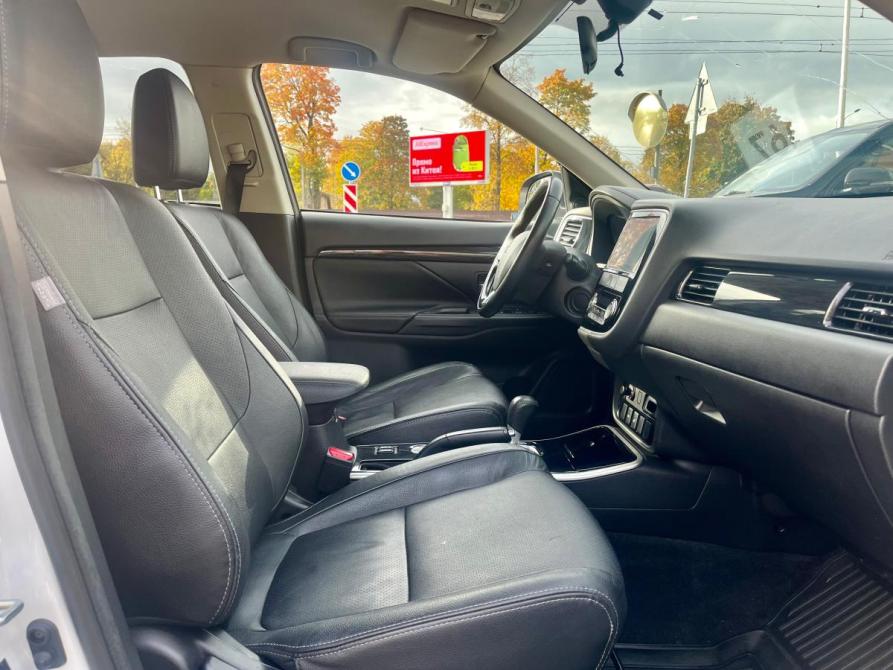 Mitsubishi Outlander III Рестайлинг 3 Санкт-Петербург  - изображение 11