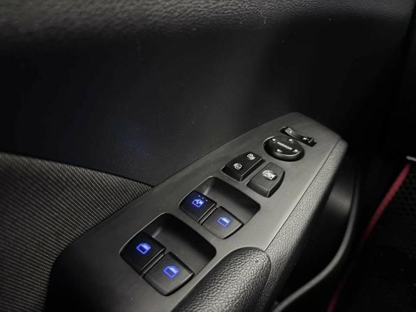 Hyundai Solaris II с пробегом 2018 года, цена 1 299 000 рублей, 120252 км, седан, Автокод Объявления