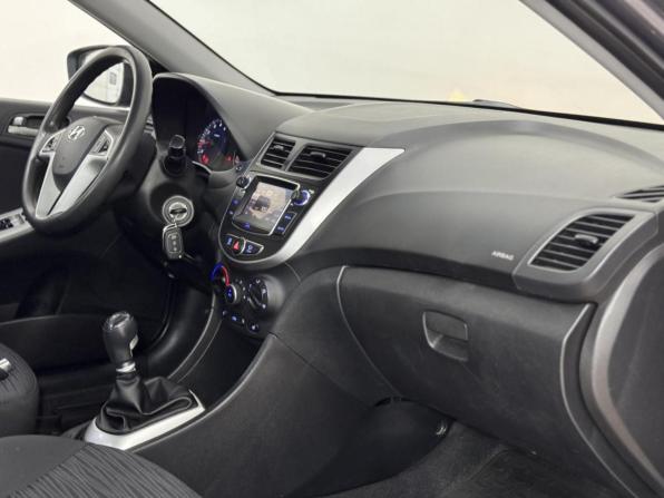 Hyundai Solaris I Рестайлинг с пробегом 2015 года, цена 939 000 рублей, 112771 км, седан, Автокод Объявления