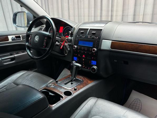 Volkswagen Touareg I Рестайлинг с пробегом 2007 года, цена 1 299 000 рублей, 310985 км, внедорожник, Автокод Объявления