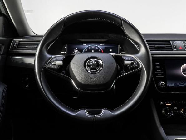 Skoda Superb III Рестайлинг с пробегом 2021 года, цена 2 999 000 рублей, 61850 км, лифтбек, Автокод Объявления
