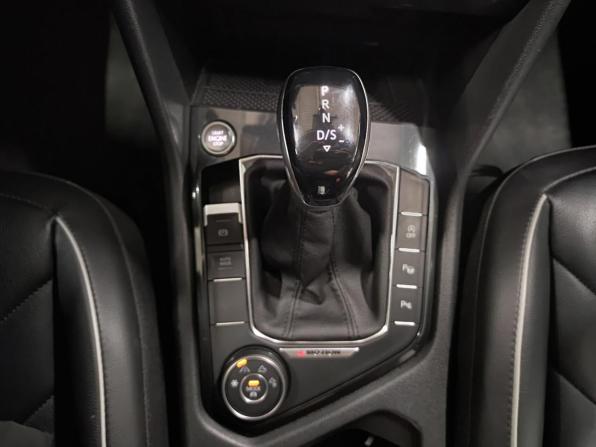 Volkswagen Tiguan II Рестайлинг с пробегом 2021 года, цена 3 763 000 рублей, 69643 км, внедорожник, Автокод Объявления
