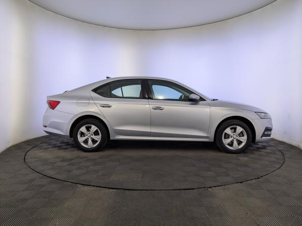 Skoda Octavia IV (A8) с пробегом 2021 года, цена 2 070 000 рублей, 145049 км, лифтбек, Автокод Объявления