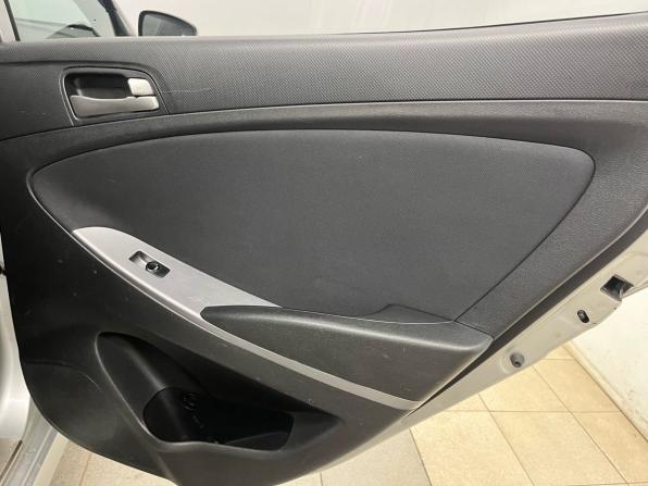 Hyundai Solaris I Рестайлинг с пробегом 2016 года, цена 820 000 рублей, 163733 км, седан, Автокод Объявления