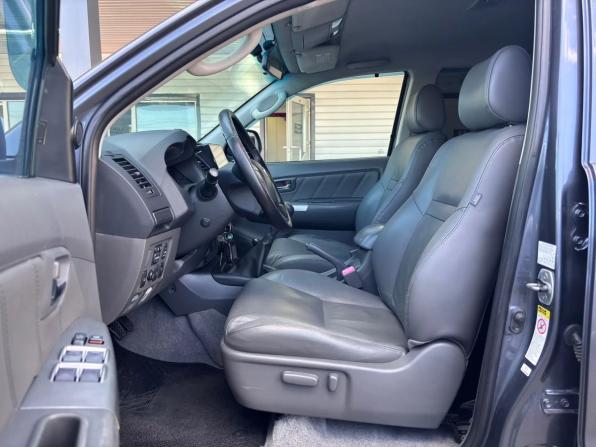 Toyota Hilux VII Рестайлинг с пробегом 2011 года, цена 1 999 500 рублей, 293541 км, пикап, Автокод Объявления