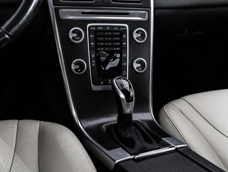Volvo XC60 I Рестайлинг Санкт-Петербург  - изображение 14