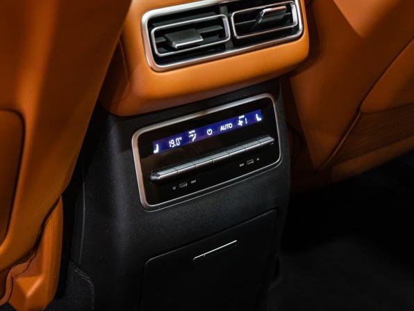 Li Auto (Lixiang) L7 I с пробегом 2023 года, цена 5 250 000 рублей, 115471 км, внедорожник, Автокод Объявления