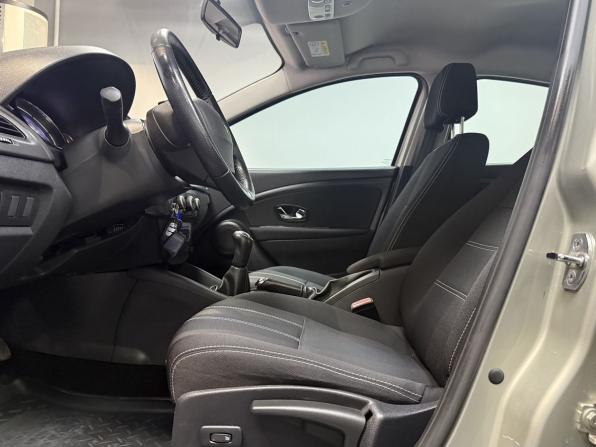 Renault Fluence I Рестайлинг с пробегом 2014 года, цена 950 000 рублей, 121989 км, седан, Автокод Объявления