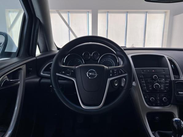 Opel Astra J с пробегом 2011 года, цена 620 000 рублей, 268684 км, универсал, Автокод Объявления