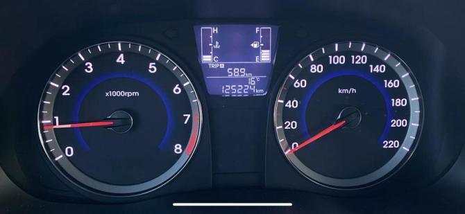 Hyundai Solaris I Рестайлинг с пробегом 2015 года, цена 850 000 рублей, 125224 км, хэтчбек, Автокод Объявления