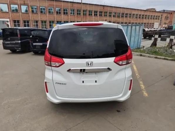 Honda Freed II Рестайлинг с пробегом 2023 года, цена 1 690 000 рублей, 40000 км, компактвэн, Автокод Объявления