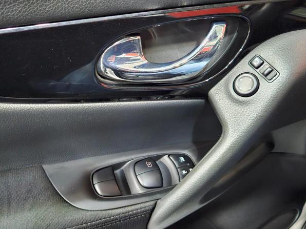 Nissan Qashqai II с пробегом 2017 года, цена 1 779 000 рублей, 77107 км, внедорожник, Автокод Объявления